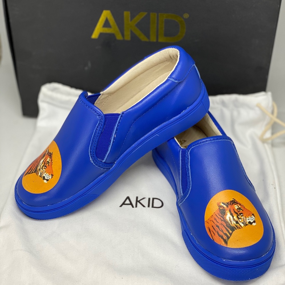 AKID 💥NWT Liv-Animal Circle Royal Blue Size 13C